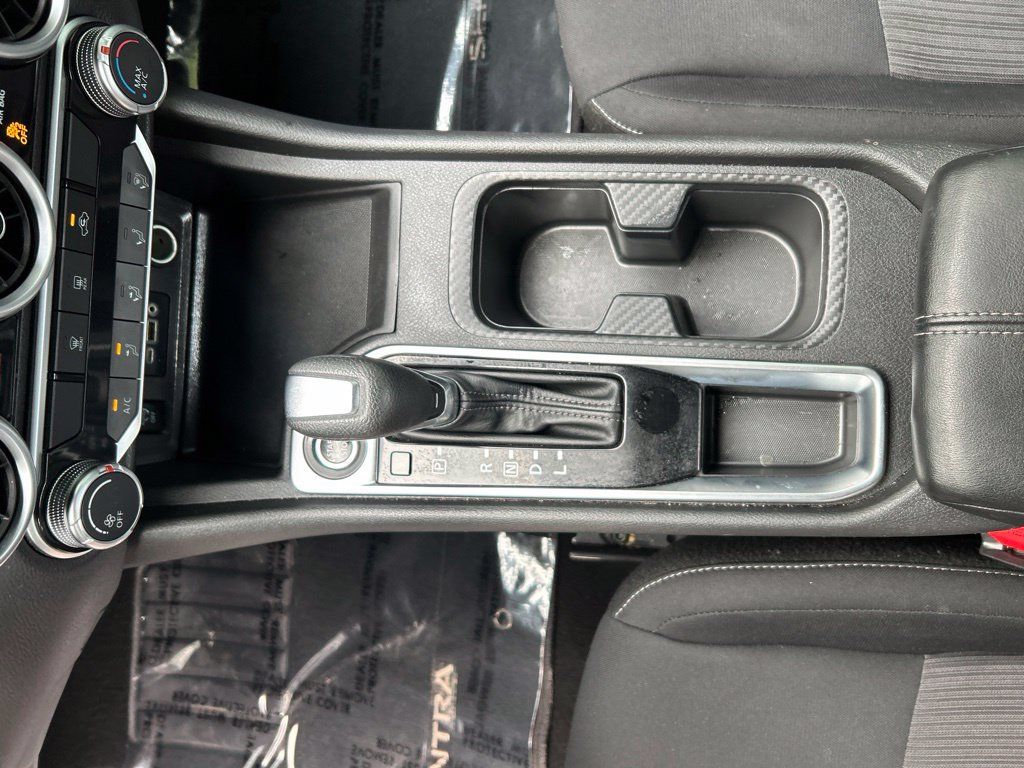 Used 2024 Nissan Sentra SV FWD image 17