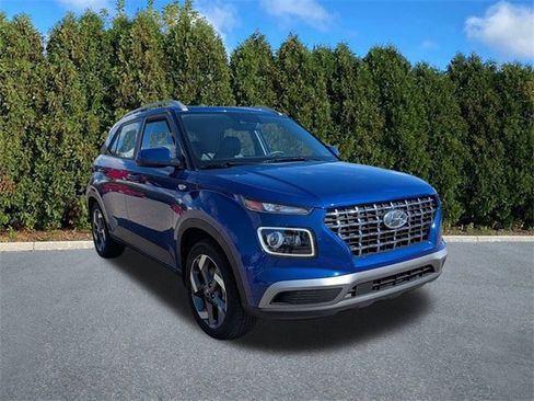 Certified 2022 Hyundai Venue Limited image 3