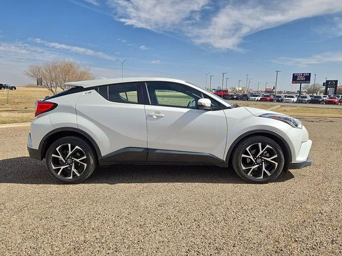Used 2018 Toyota C-HR XLE image 6