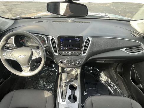 Certified 2025 Chevrolet Malibu LT FWD image 12