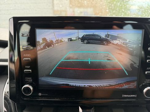Used 2021 Toyota Corolla LE FWD image 23