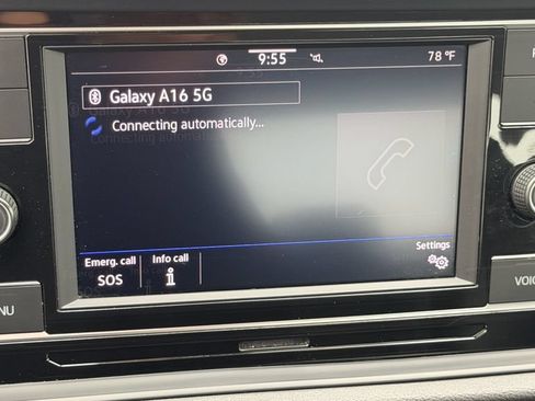 Used 2024 Volkswagen Jetta SE FWD image 15