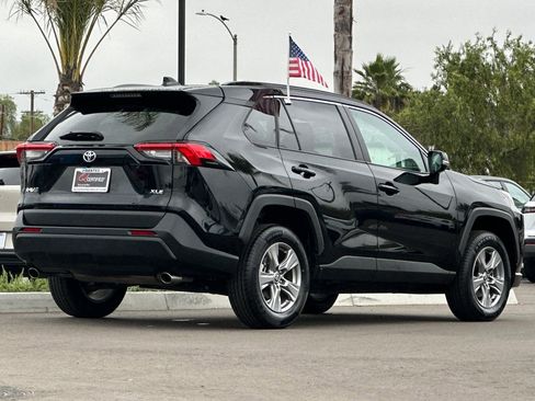 Used 2025 Toyota RAV4 XLE FWD image 4