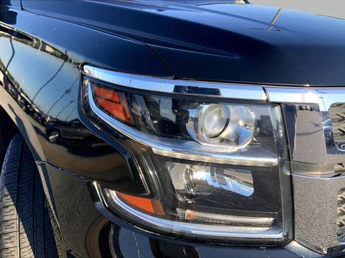 Used 2019 Chevrolet Suburban LT AWD/4WD image 26