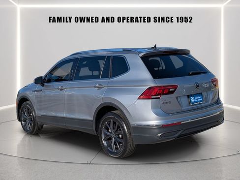 Used 2023 Volkswagen Tiguan SE FWD image 4
