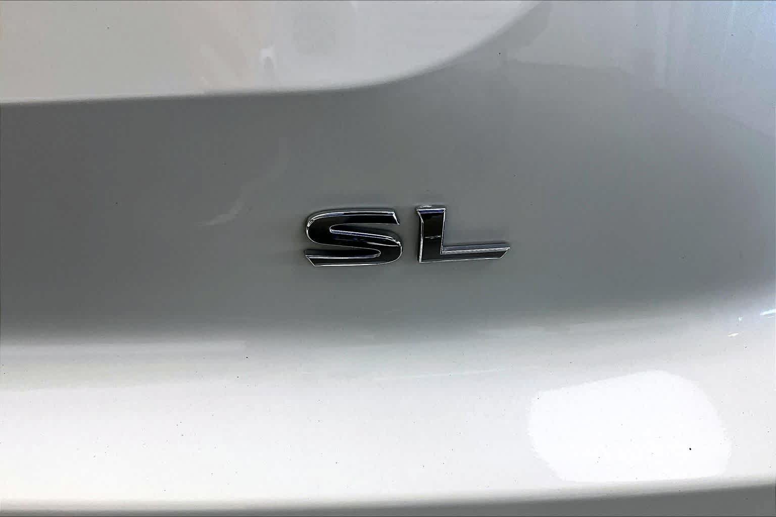Used 2024 Nissan Pathfinder SL FWD image 10