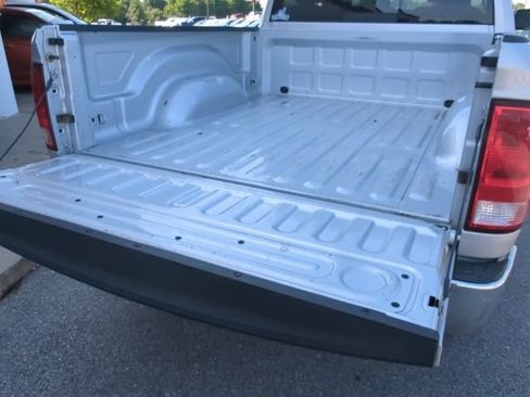 Used 2015 RAM 1500 Classic SLT AWD/4WD image 28