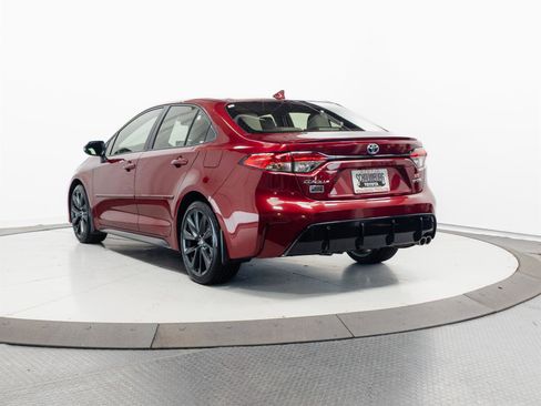 Certified 2024 Toyota Corolla SE w/ SE Package FWD image 9