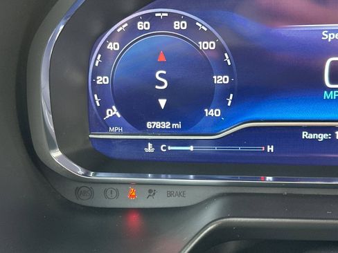 Used 2022 Chevrolet Suburban Premier image 41