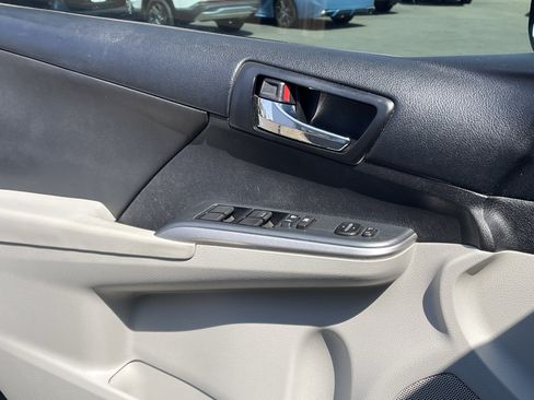 Used 2013 Toyota Camry LE FWD image 22