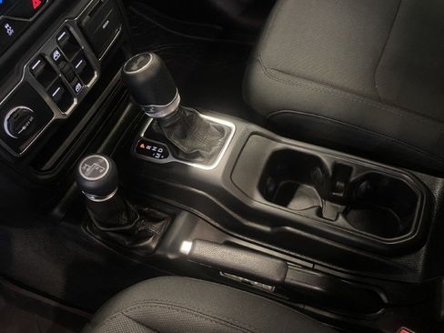 Used 2020 Jeep Wrangler Unlimited Sport S AWD/4WD image 37