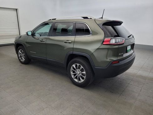 Used 2019 Jeep Cherokee Latitude Plus w/ Cold Weather Group AWD/4WD image 3