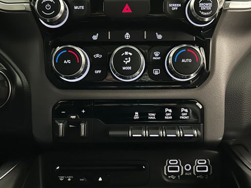 Used 2019 RAM 1500 Big Horn image 12