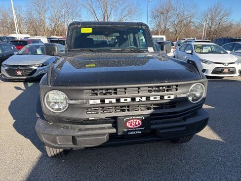 New 2025 Ford Bronco 4-Door image 2