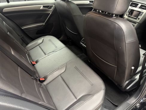 Used 2015 Volkswagen Golf SE image 21