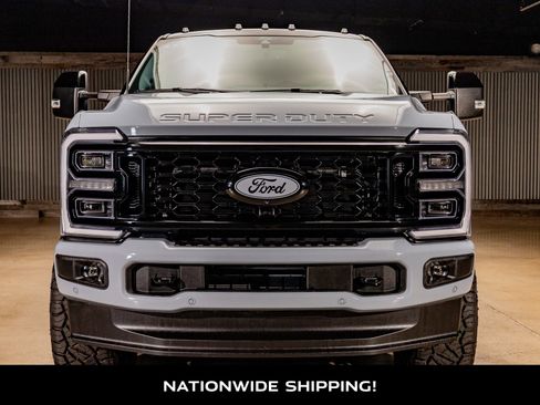Used 2025 Ford F350 Platinum image 4