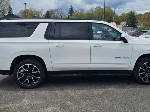 Used 2024 Chevrolet Suburban RST AWD/4WD image 9