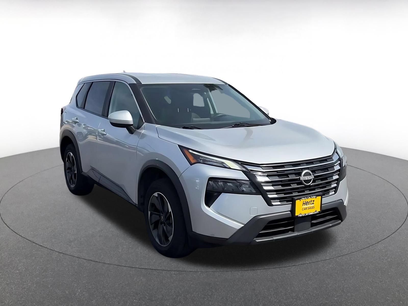 Used 2025 Nissan Rogue SV AWD/4WD image 3