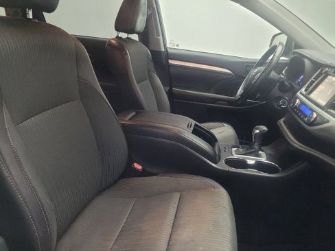 Used 2018 Toyota Highlander Plus AWD/4WD image 21