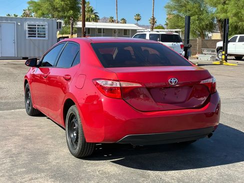 Used 2017 Toyota Corolla SE FWD image 4