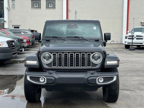 Used 2025 Jeep Wrangler Unlimited Sahara w/ Safety Group AWD/4WD image 15