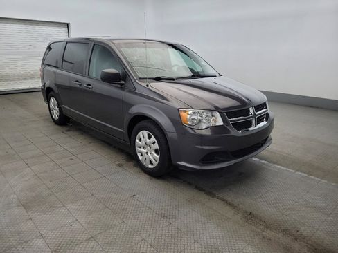 Used 2018 Dodge Grand Caravan SE image 13