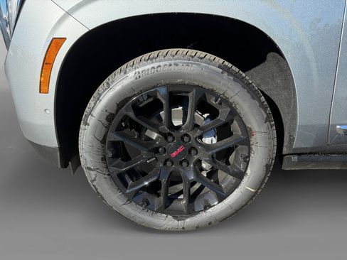 New 2026 GMC Yukon Denali w/ Sun & Power Step Package image 9