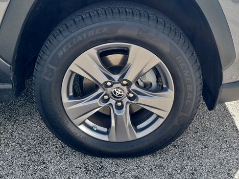 Used 2024 Toyota RAV4 LE AWD/4WD image 9