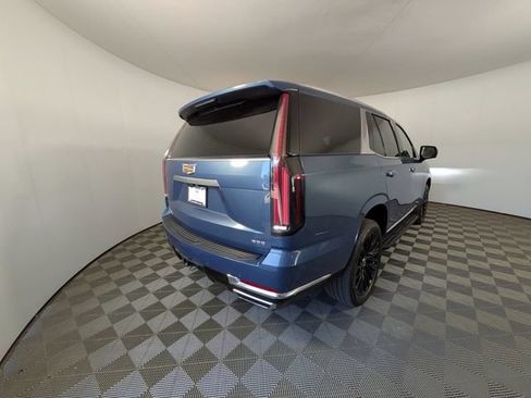 Used 2025 Cadillac Escalade Premium Luxury AWD/4WD image 2