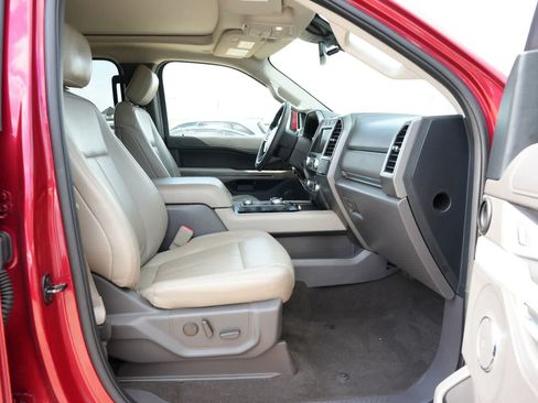 Used 2020 Ford Expedition XLT w/ Equipment Group 202A AWD/4WD image 19