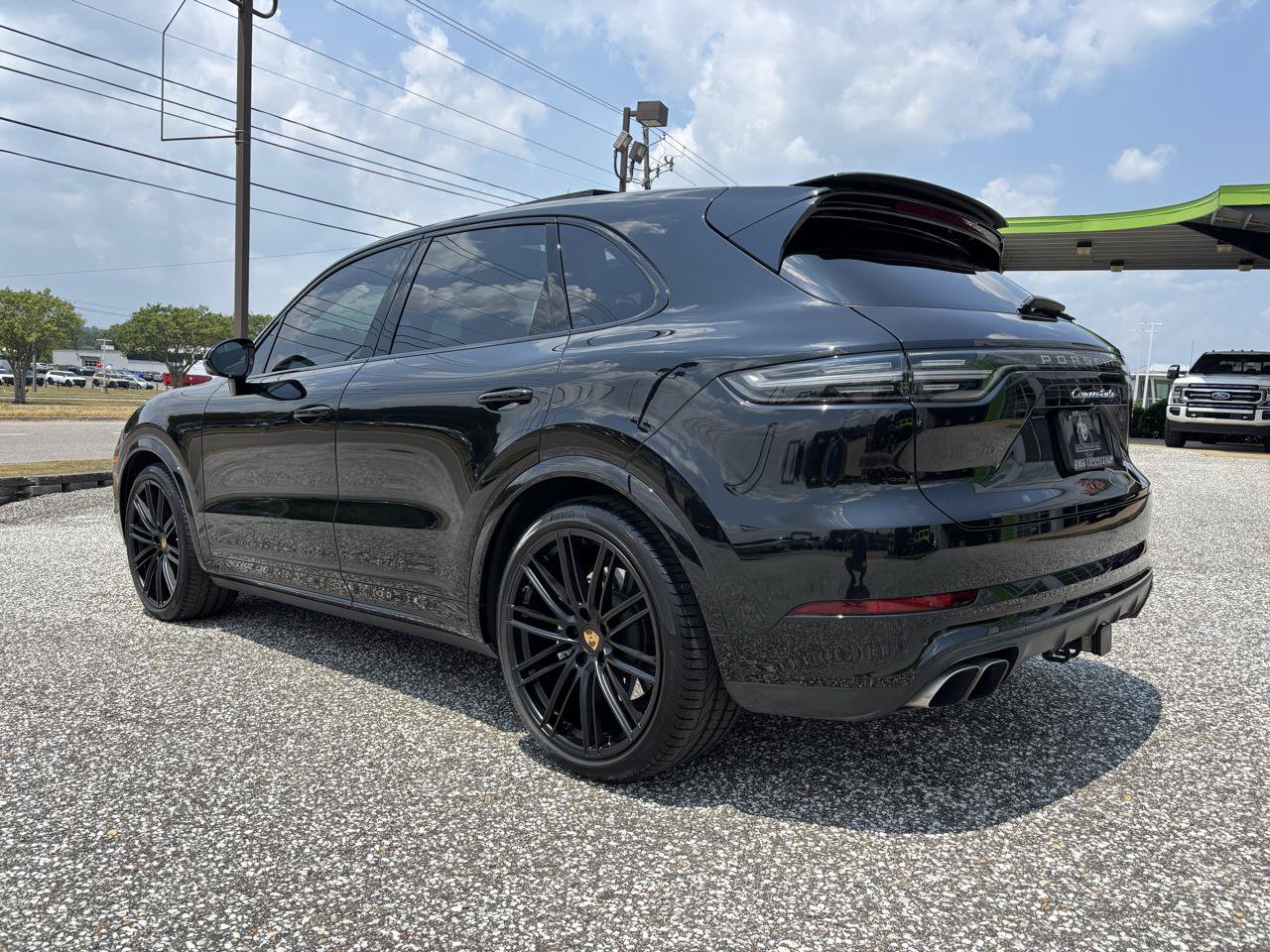 Used 2023 Porsche Cayenne Turbo AWD/4WD image 3