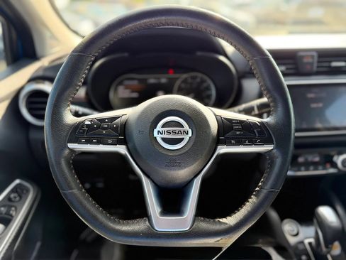 Used 2020 Nissan Versa SR FWD image 29