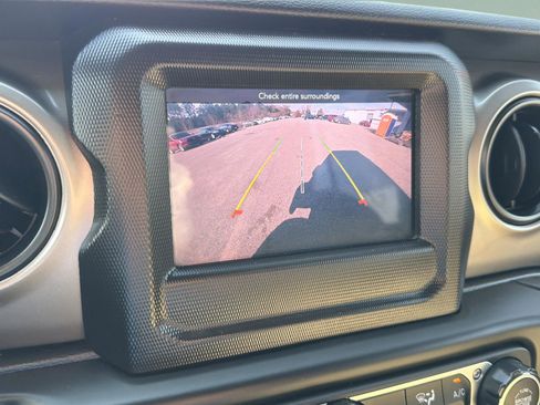 Used 2021 Jeep Wrangler Unlimited Sport image 21