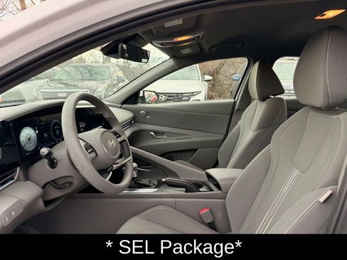 Certified 2024 Hyundai Elantra SEL FWD image 9