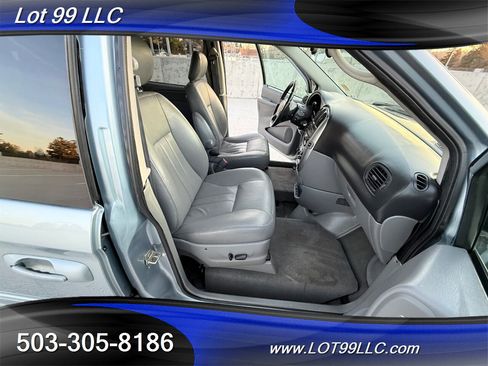 Used 2005 Chrysler Town & Country Touring w/ Luxury Group image 20