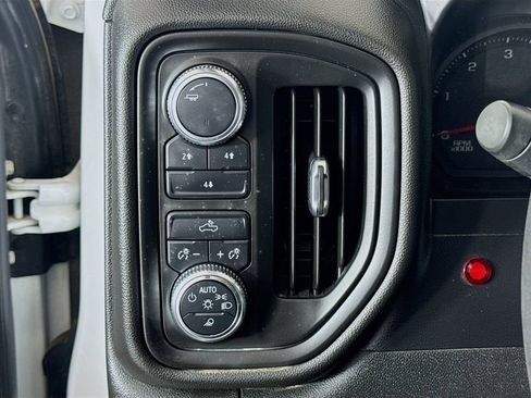 Used 2021 GMC Sierra 3500 4x4 Crew Cab w/ Convenience Package image 9