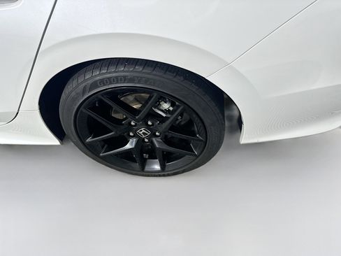 Used 2025 Honda Civic Sport image 11