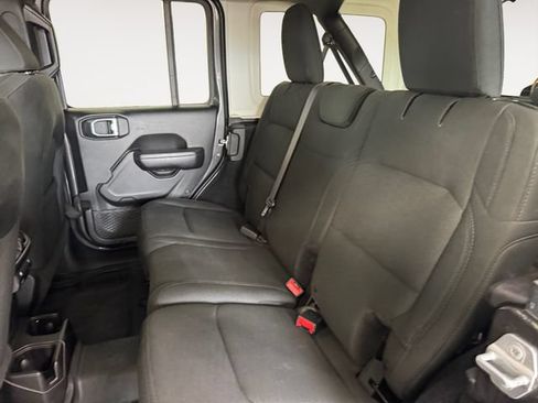 Used 2018 Jeep Wrangler Unlimited Sport S AWD/4WD image 25