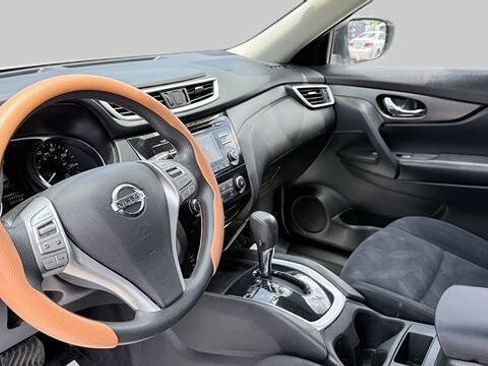 Used 2016 Nissan Rogue S FWD image 12