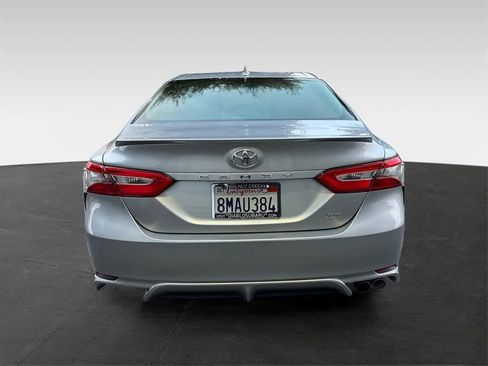Used 2019 Toyota Camry SE image 5