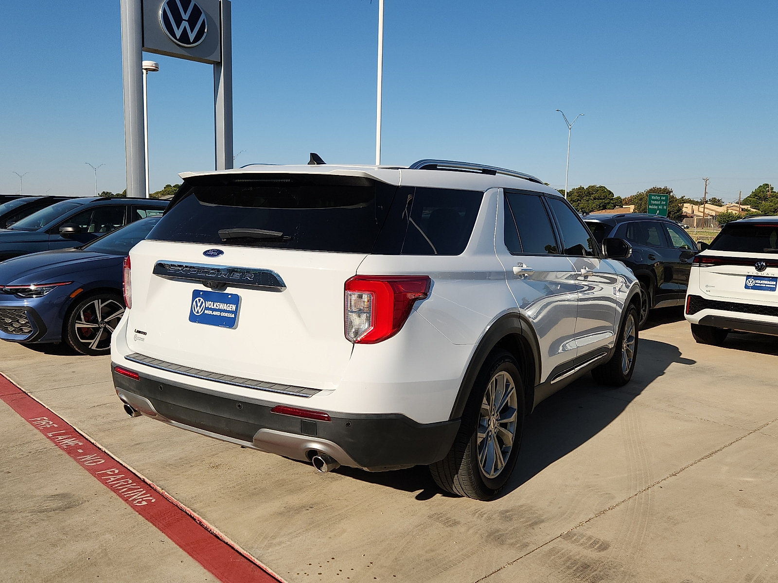 Used 2023 Ford Explorer Limited w/ Equipment Group 301A RWD image 5