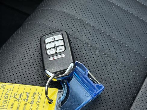 Used 2020 Honda Accord Touring image 31