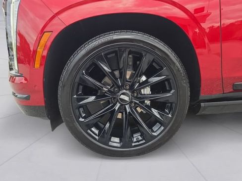 Certified 2026 Cadillac Escalade ESV Platinum Sport w/ LPO, ONYX Package AWD/4WD image 9