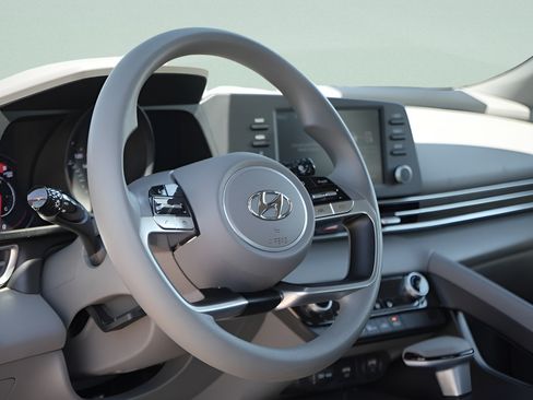 Certified 2023 Hyundai Elantra SEL FWD image 21