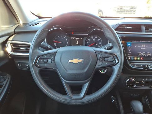 Used 2021 Chevrolet TrailBlazer LT w/ Convenience Package image 17