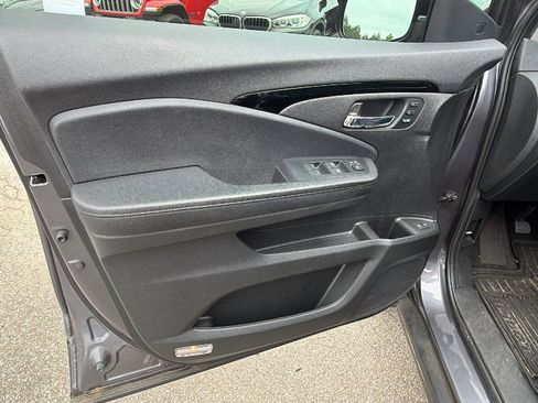 Used 2021 Honda Pilot Touring image 14