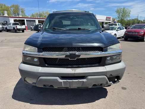 Used 2002 Chevrolet Avalanche 2500 w/ Convenience Pkg AWD/4WD image 8