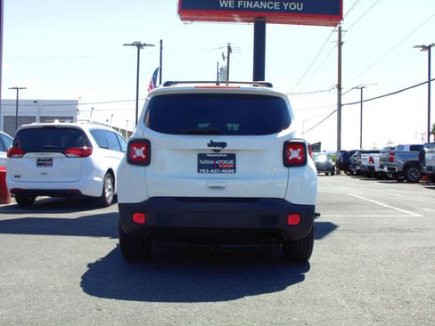 Used 2018 Jeep Renegade Altitude image 12