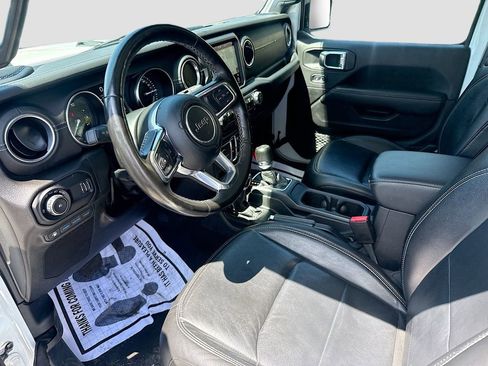 Used 2023 Jeep Wrangler Unlimited Sahara w/ Cold Weather Group AWD/4WD image 25