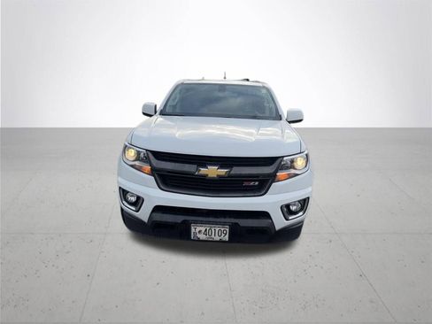 Used 2019 Chevrolet Colorado Z71 AWD/4WD image 2